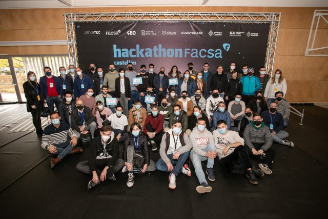 Two winning teams of Hackathon FACSA Castellón 2021 take Nayar Systems’ challenge